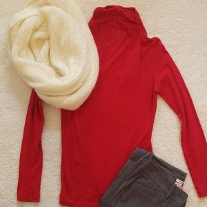 Long Sleeve Turtleneck - Red